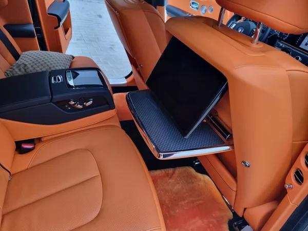 Rolls-Royce Ghost BLACK BADGE NEW MAX VÝBAVA - foto 15
