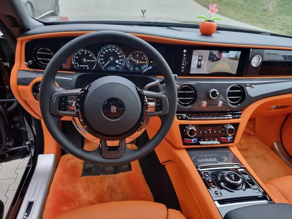 Rolls-Royce Ghost BLACK BADGE NEW MAX VÝBAVA - foto 17