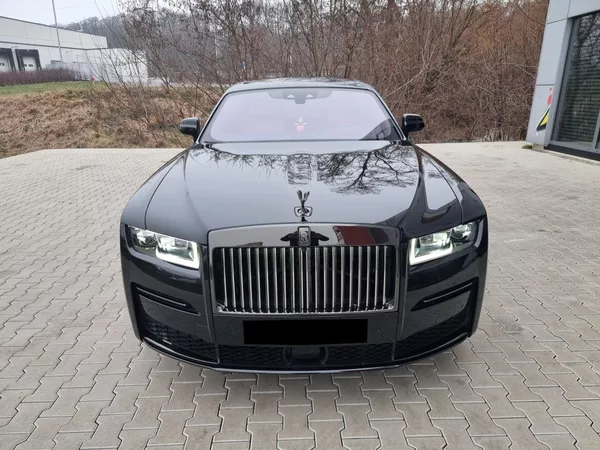 Rolls-Royce Ghost BLACK BADGE NEW MAX VÝBAVA - foto 2