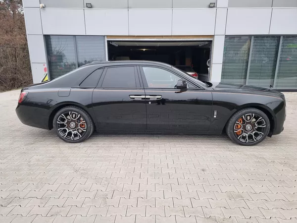 Rolls-Royce Ghost BLACK BADGE NEW MAX VÝBAVA - foto 3