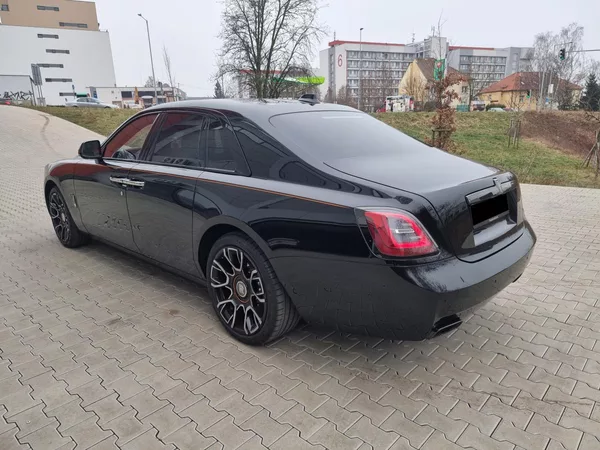 Rolls-Royce Ghost BLACK BADGE NEW MAX VÝBAVA - foto 6