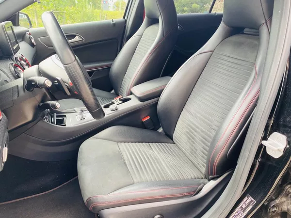 Mercedes-Benz Třídy A AMG A 45 4M - foto 12