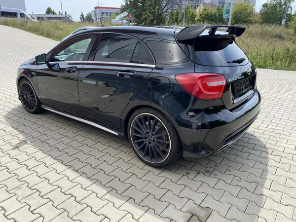 Mercedes-Benz Třídy A AMG A 45 4M - foto 4