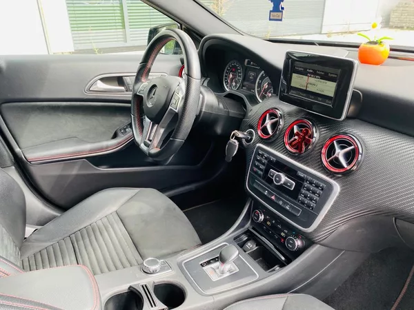Mercedes-Benz Třídy A AMG A 45 4M - foto 8