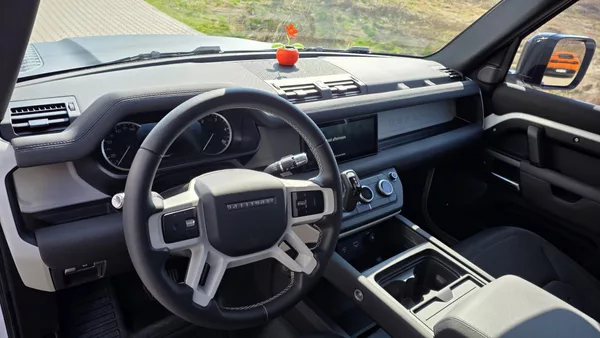 Land Rover Defender TOP STAV VZDUCH VELKÝ SERVIS - foto 10