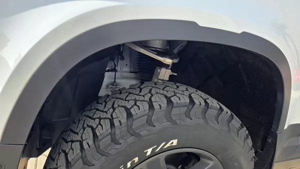 Land Rover Defender TOP STAV VZDUCH VELKÝ SERVIS - foto 16