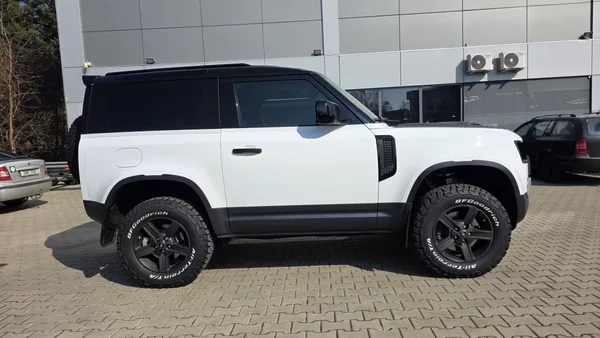 Land Rover Defender TOP STAV VZDUCH VELKÝ SERVIS - foto 17
