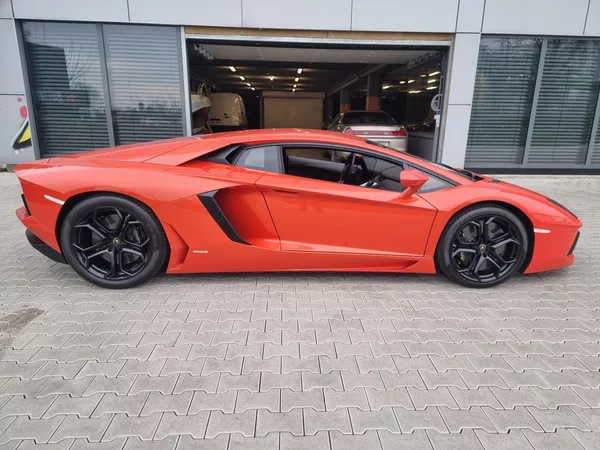 Lamborghini Aventador LP700-4 PLNÝ SERVIS - foto 3