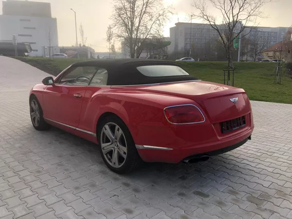 Bentley Continental GTC V8-STAV NOVÉHO VOZU-SERVIS - foto 11