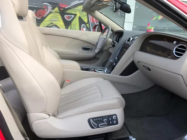 Bentley Continental GTC V8-STAV NOVÉHO VOZU-SERVIS - foto 16