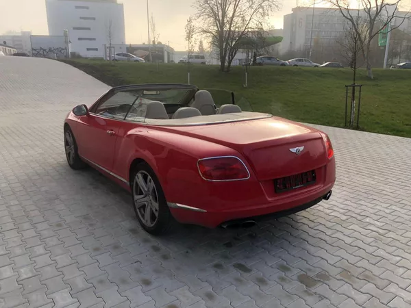 Bentley Continental GTC V8-STAV NOVÉHO VOZU-SERVIS - foto 6