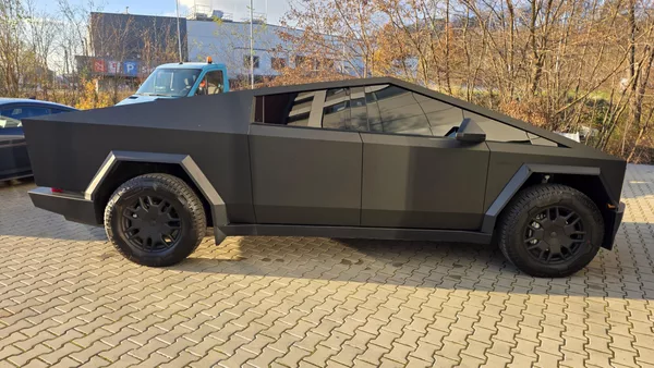 Tesla Cybertruck BEAST 844PS 3xMOTOR CZ - foto 3