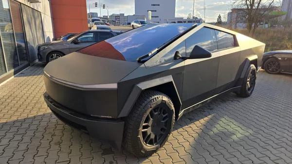 Tesla Cybertruck BEAST 844PS 3xMOTOR CZ - foto 8