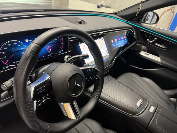 Mercedes-Benz Třídy E E450 4MATIC AMG CZ - foto 14