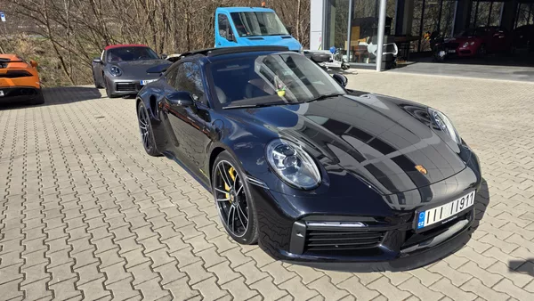 Porsche 911 TURBO S LIFT BURMESTER-ZÁRUKA