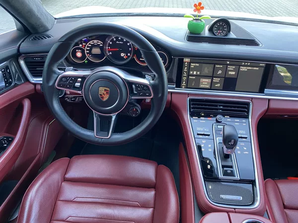 Porsche Panamera TURBO - foto 8