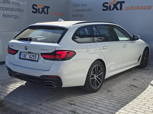 BMW Řada 5 530d xDrive Touring (210 kW) 4 - foto 4
