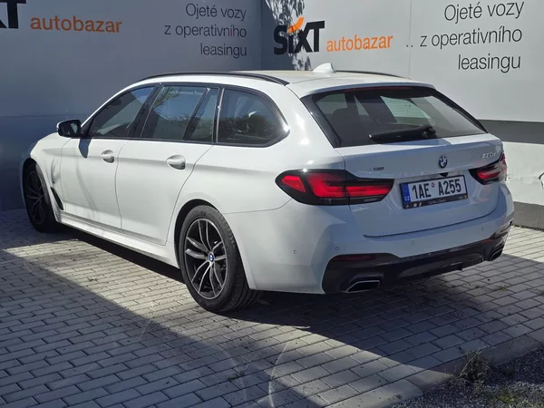 BMW Řada 5 530d xDrive Touring (210 kW) 4 - foto 5