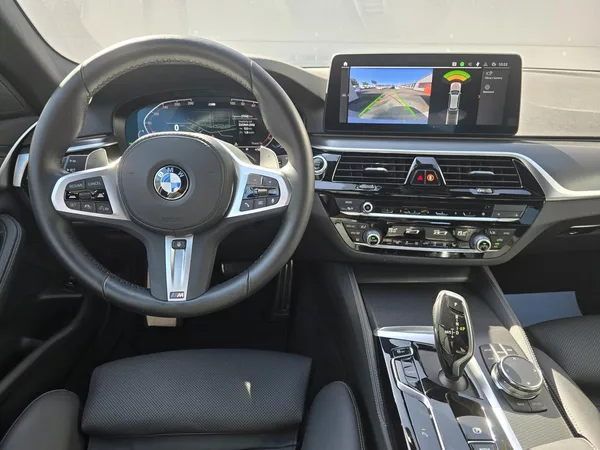 BMW Řada 5 530d xDrive Touring (210 kW) 4 - foto 7