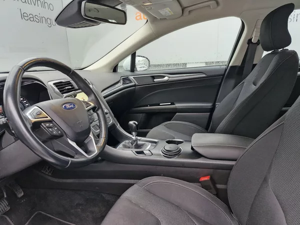 Ford Mondeo Titanium 2,0 EcoBlue (110 kW - foto 8