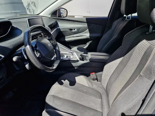 Peugeot 3008 Allure Pack 1,5 BlueHDi (96 - foto 9