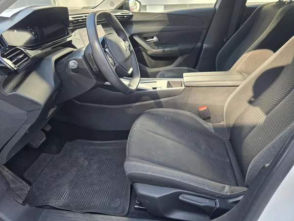 Peugeot 308 Active 1,5 BlueHDi (96 kW) A - foto 9