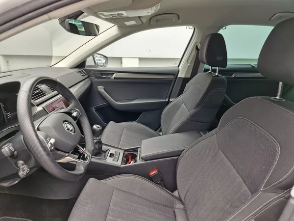 Škoda Superb IIIF Style 2,0 TDI (110 kW - foto 9