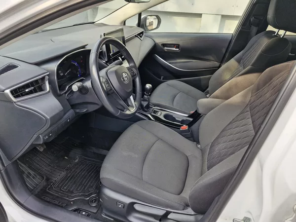 Toyota Corolla Comfort 1,5 (92 kW) MAN - foto 9