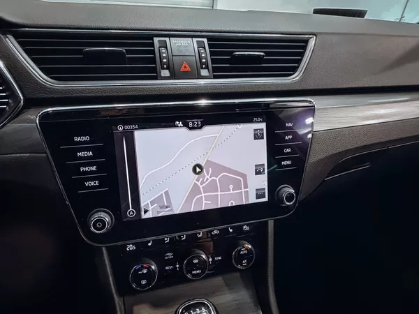 Škoda Superb 2.0 TDI 110kW Style Combi - foto 17