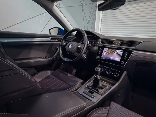 Škoda Superb 2.0 TDI 110kW Style Combi - foto 21