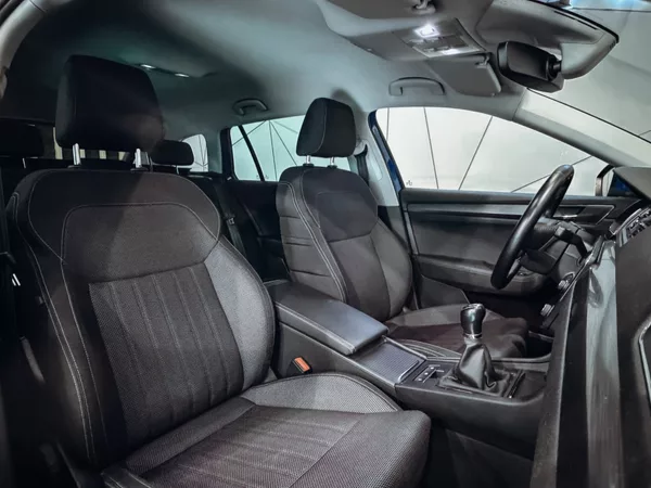 Škoda Superb 2.0 TDI 110kW Style Combi - foto 26
