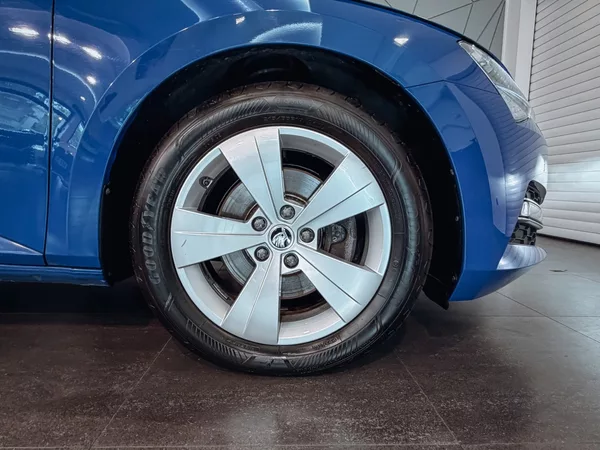 Škoda Superb 2.0 TDI 110kW Style Combi - foto 30