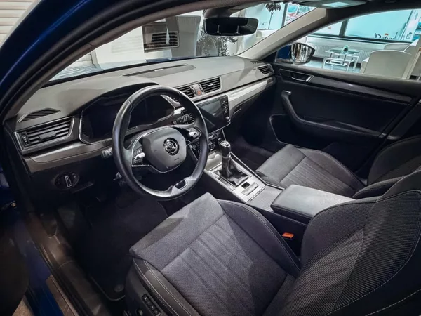 Škoda Superb 2.0 TDI 110kW Style Combi - foto 8