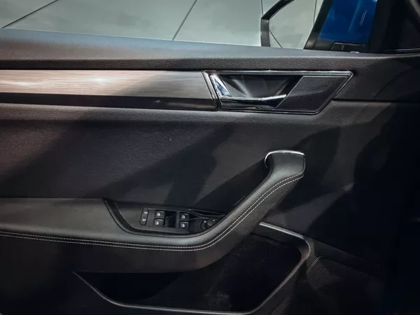 Škoda Superb 2.0 TDI 110kW Style Combi - foto 9