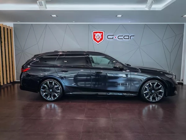 BMW Řada 5 550e xDrive M-sport Touring - foto 4