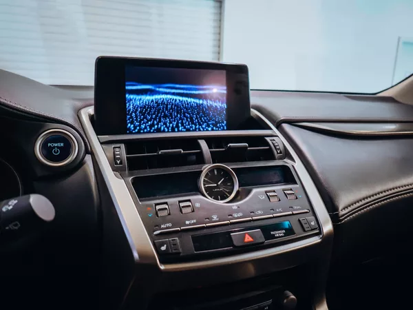 Lexus NX 300 H - foto 13