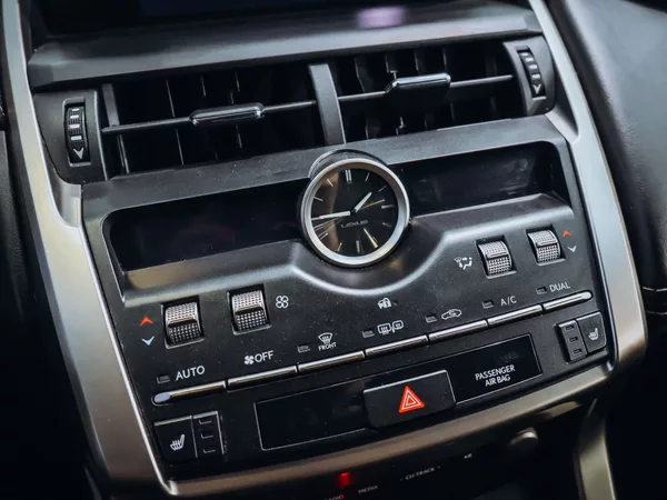 Lexus NX 300 H - foto 14
