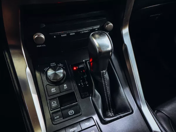 Lexus NX 300 H - foto 15