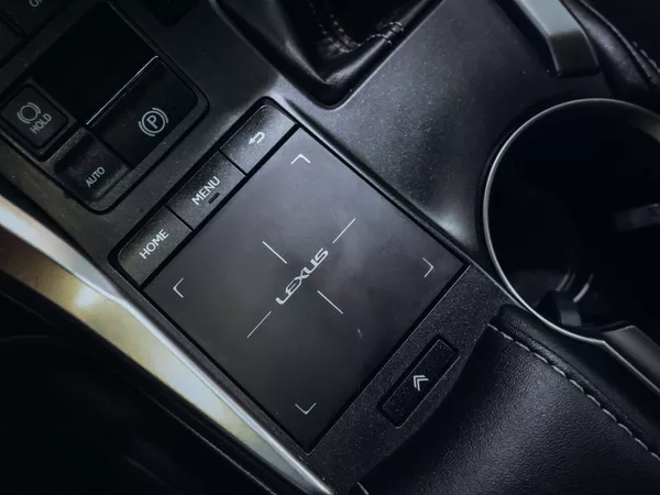 Lexus NX 300 H - foto 16