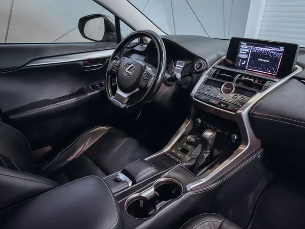 Lexus NX 300 H - foto 19