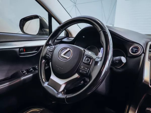 Lexus NX 300 H - foto 20