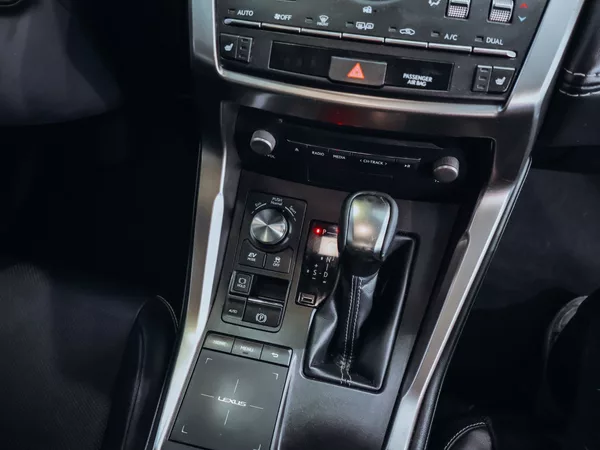Lexus NX 300 H - foto 22
