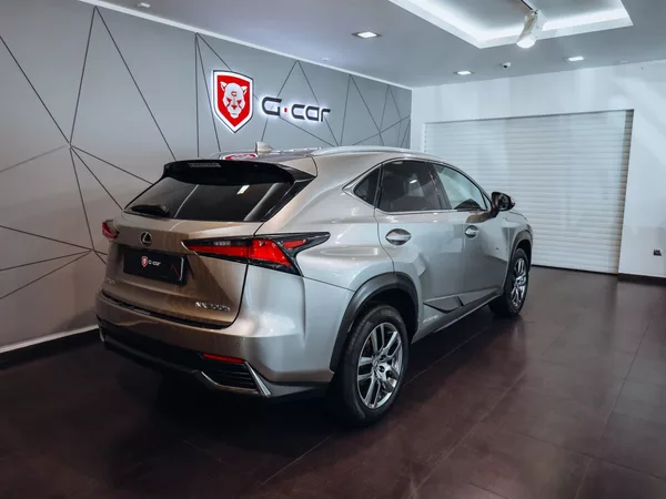 Lexus NX 300 H - foto 4
