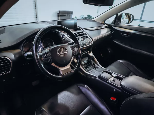 Lexus NX 300 H - foto 8