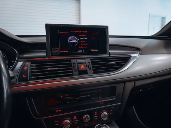 Audi A6 Avant 3.0TDI 150kw - foto 12