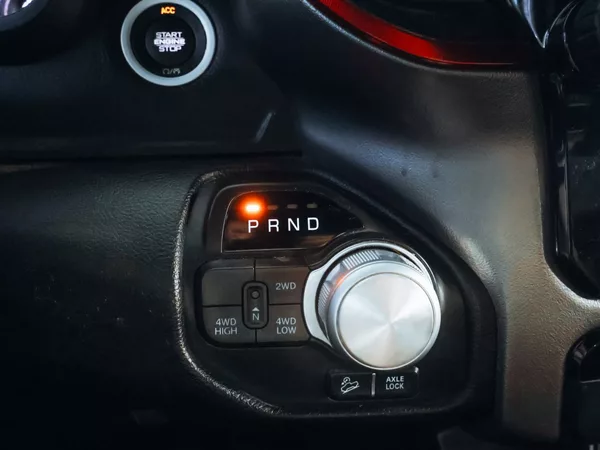 Dodge RAM 1500 5.7 REBEL 295 kW - foto 13