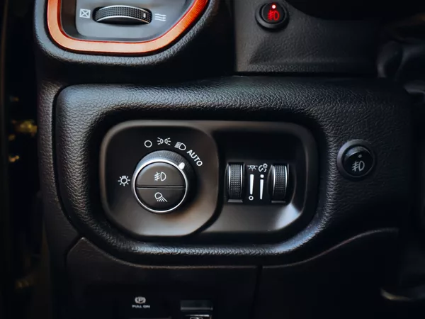 Dodge RAM 1500 5.7 REBEL 295 kW - foto 9