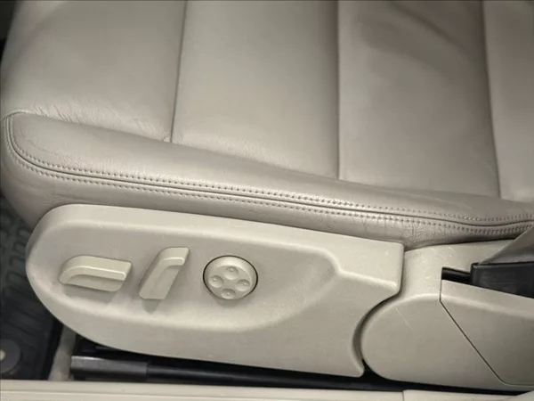 Audi A6 Avant 2,8 i V6 AUT PRAVIDELNÝ - foto 13