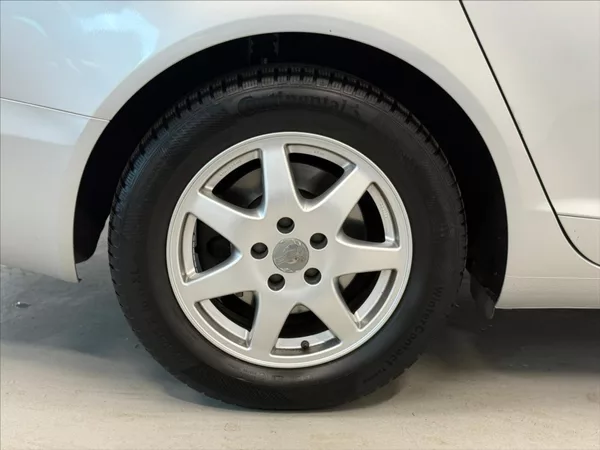 Audi A6 Avant 2,8 i V6 AUT PRAVIDELNÝ - foto 17