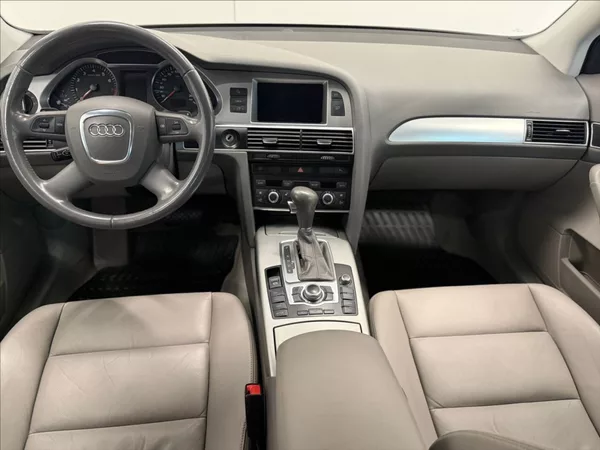 Audi A6 Avant 2,8 i V6 AUT PRAVIDELNÝ - foto 7